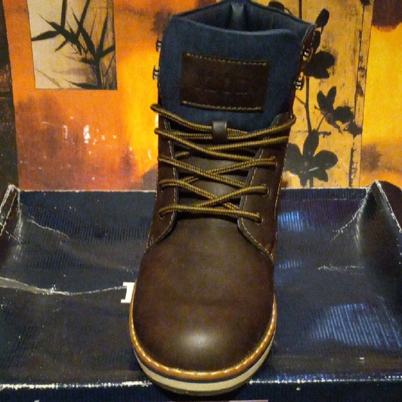 Izod Men's Dark Brown Lace-Up Boots - Picture 2 of 6